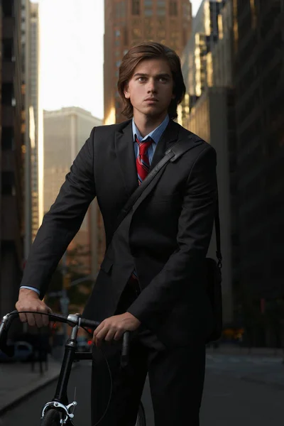 Man Standing Bicycle Street Portrait — Stock Photo, Image
