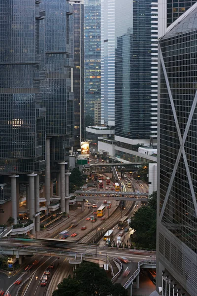 Κίνα Χονγκ Κονγκ Κτίρια Γραφείων Και Υπερυψωμένη Άποψη Του Δρόμου — Φωτογραφία Αρχείου