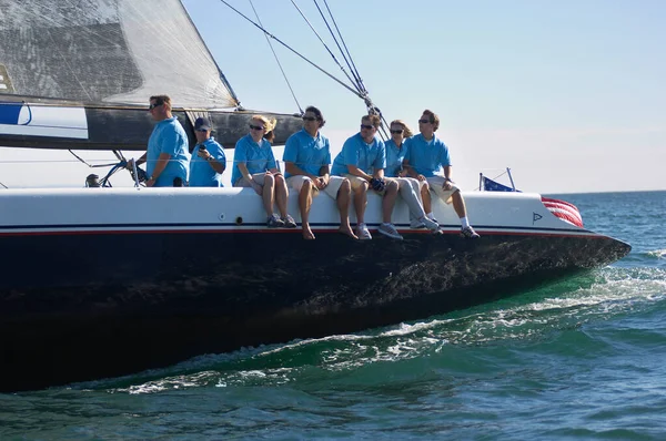 Sailing Team Sitting Sailboat — Stock Photo, Image