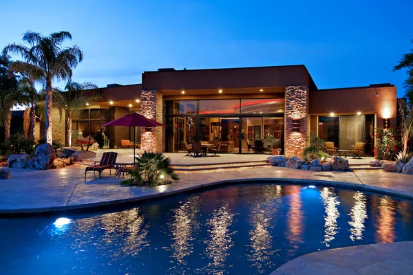 Luxuriöse Villa Mit Pool — Stockfoto