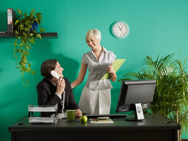 Business Woman Standing Business Man Office — Stock Photo, Image