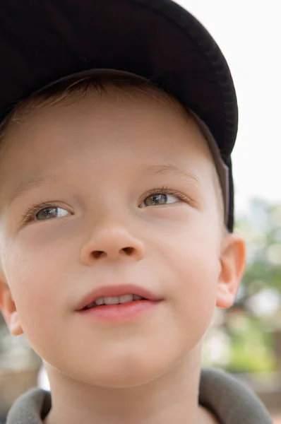 Niño Pequeño Gorra Béisbol — Foto de Stock