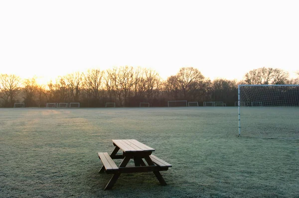 Tomma Fotbollsplan Solnedgång — Stockfoto