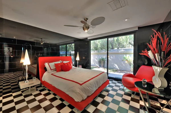 Dormitorio Con Patrón Comprobado Mansión Moderna — Foto de Stock
