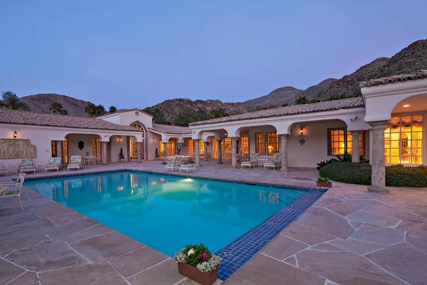 Piscina Villa Lujo Por Noche — Foto de Stock