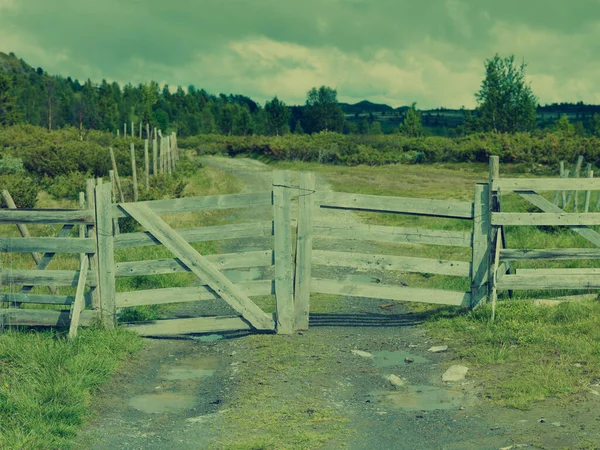 Photo Country Road Fence — Stock Photo, Image