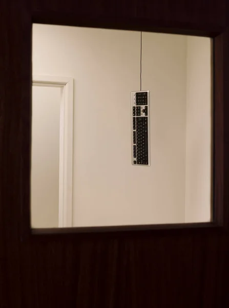 Toetsenbord Hangend Aan Plafond — Stockfoto