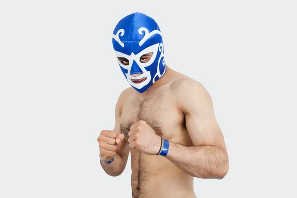 Ritratto Giovane Lottatore Senza Maglietta Che Indossa Una Maschera Wrestling — Foto Stock