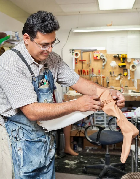 Mature Male Worker Working Prosthetic Limb — Stock Photo, Image