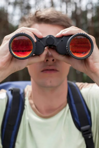 Close Young Man Looking Binoculars Forest — Stock Photo, Image