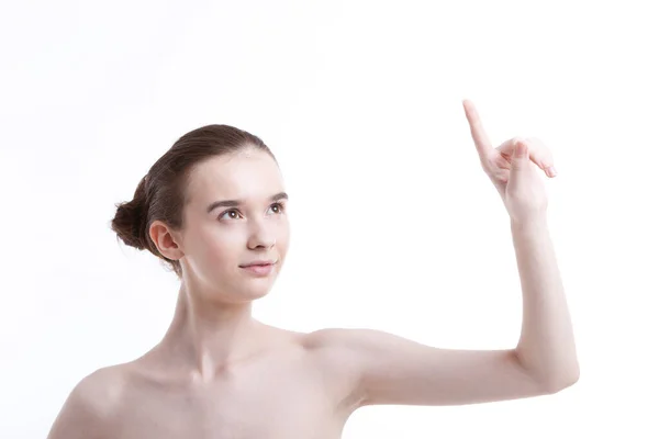 Shirtless Mooie Jonge Vrouw Wijzend Tegen Witte Achtergrond — Stockfoto