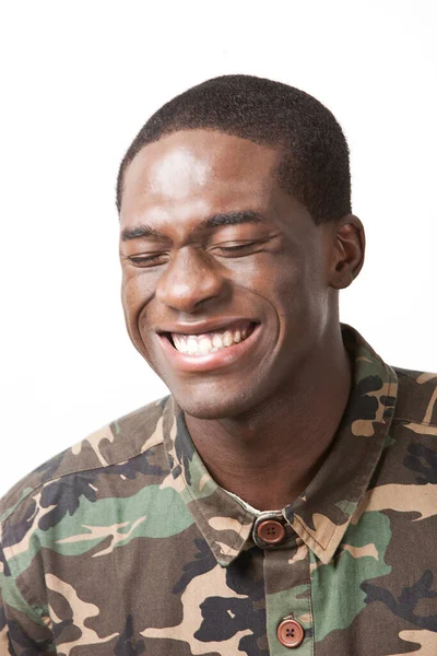 Feliz Joven Soldado Militar Con Ropa Camuflaje Sobre Fondo Blanco —  Fotos de Stock