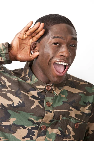 Porträtt Glad Ung Militär Soldat Kamouflagekläder Med Handen Bakom Örat — Stockfoto