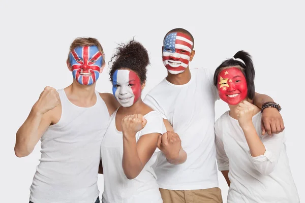 Retrato Feliz Grupo Multiétnico Amigos Con Varias Banderas Nacionales Pintadas — Foto de Stock