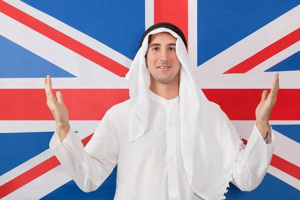 Porträtt Arabisk Man Traditionella Kläder Mot Amerikansk Flagga — Stockfoto