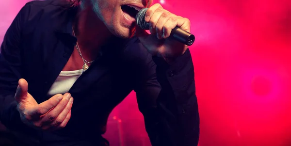 Young Man Singing Rock Concert — Stock Photo, Image