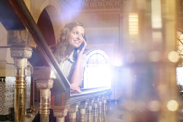 Attractive Brunette Woman Telephoning Hotel Lobby — Stock Photo, Image