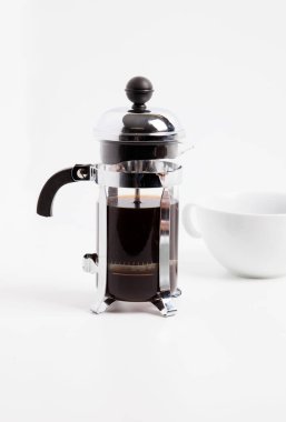 Kafe ve fincan arka planda, kapatın.