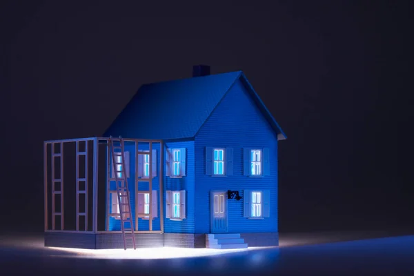 Verlicht Model Van Huis Achtergrond Close — Stockfoto
