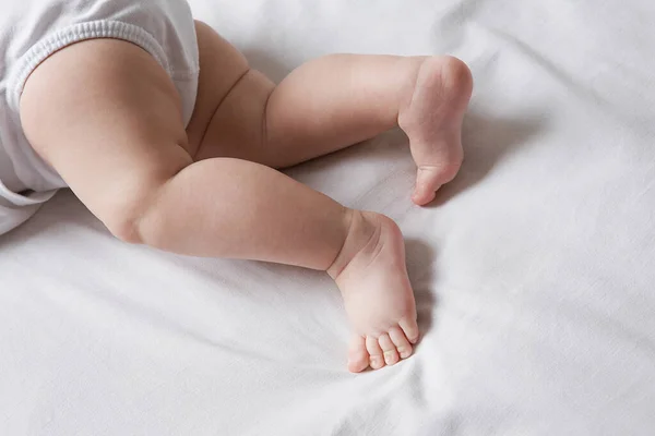 Baby Lying Bed Low Section — Stock Photo, Image