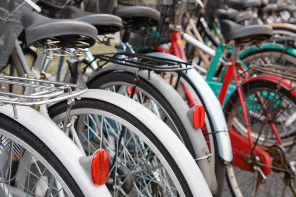 Bicicletas Estacionadas Todas Juntas Fondo — Foto de Stock