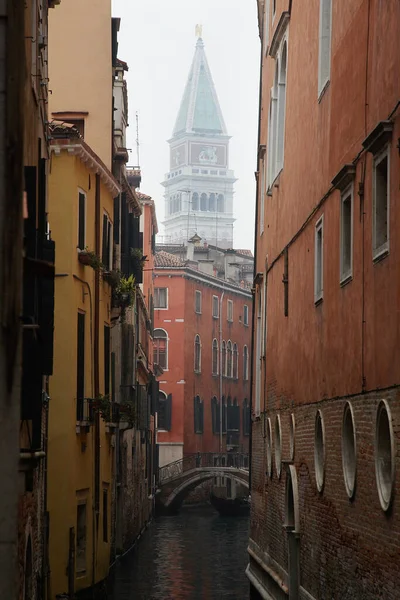 Itália Veneza Canal Torre Sineira — Fotografia de Stock