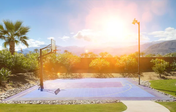Basketbalové Hřiště Horkém Slunci — Stock fotografie