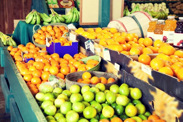 Fruits Vendre Supermarché Sur Fond Gros Plan — Photo