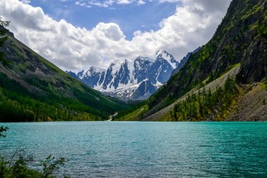 Altay. Shavlinskoe Gölü - Altaimountains rüya, güzellik ve masal incisi