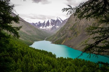 Altay. Shavlinskoe Gölü - Altaimountains rüya, güzellik ve masal incisi