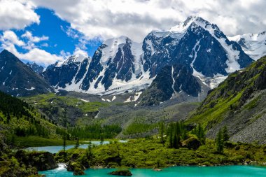 Altay. Shavlinskoe Gölü - Altaimountains rüya, güzellik ve masal incisi