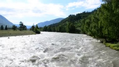 Dağ Altay dünyanın en güzel yer. dağ nehir cascades bir dizi