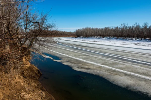 spring, snow melts very soon the Ural river to get rid of the ice accumulated over the winter