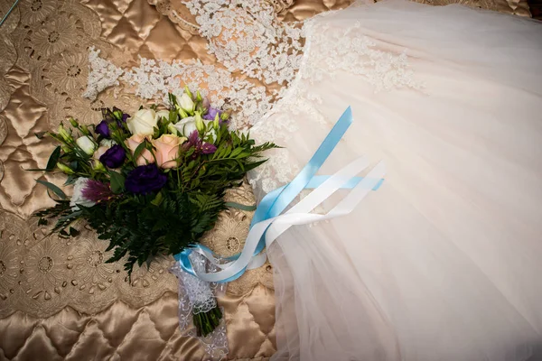 Esküvői Díszek Dekorációk Menyasszony Bouquet Hazugság Vár Amíg Menyasszony Esküvői — Stock Fotó