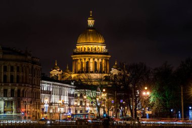 Saint Petersburg-St. Isaac Katedrali 'nin gece manzarası