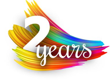 Spektrum fırça darbeleriyle beyaz arka plan üzerinde iki yıl tebrik kartı. Renkli gradyan fırçası tasarım. Vektör kağıt çizim.