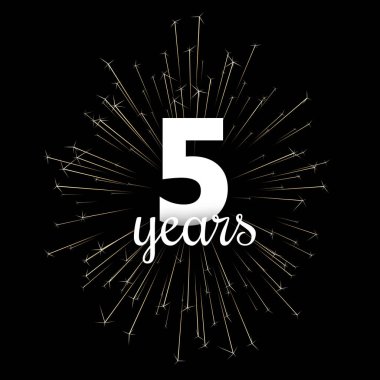 Altın havai fişek ile beş yıl tebrik kartı.