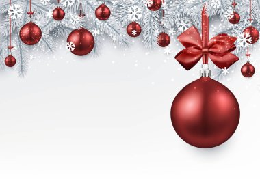 Çam dalları, kar ve kırmızı Noel topları beyaz neşeli Noel ve mutlu yeni yıl kartı