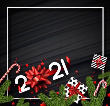 Beyaz çerçeveli, üzerinde 2021 yazısıyla siyah ipek arka planda noel süsleri. 2021 'de 0 yerine kırmızı pruva. Spruce dalları, hediye kutuları, yıldız konfetileri, karamel kamışları. Vektör tatil illüstrasyonu.