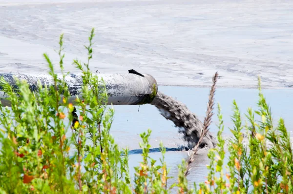 Bir santral endüstriyel atık boşaltma için boru