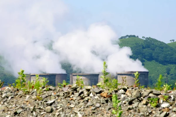 Torres Resfriamento Uma Usina Térmica Profundidade Campo Rasa Fotografia De Stock