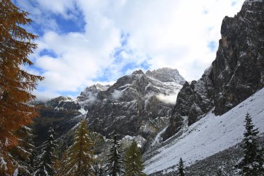 Fischleinbachtal Dolomitler 'de bir yerdir.