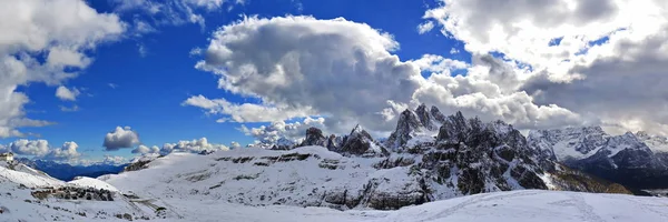 Dolomites Olduğunu Bir Dağ Talya — Stok fotoğraf