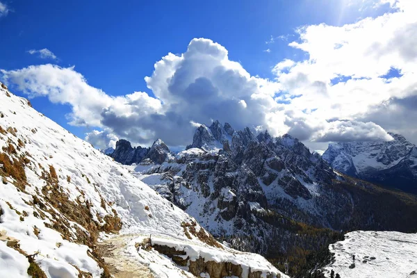 Dolomites Olduğunu Bir Dağ Talya — Stok fotoğraf