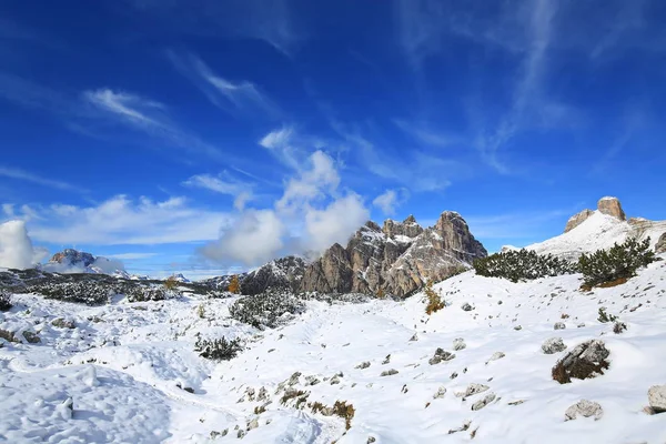 ドロミテはイタリアの山脈 — ストック写真