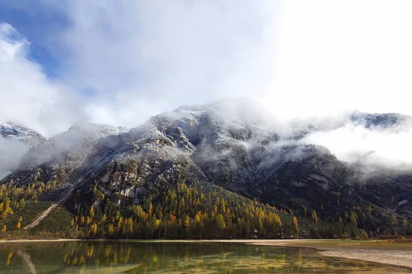 Duerrensee Sjö Dolomiterna — Stockfoto