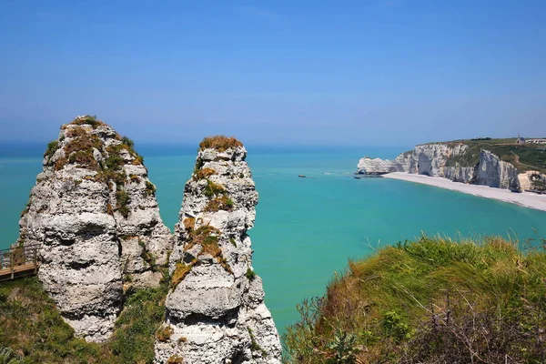 Etretat på Frankrikes kust med underbara landskap — Stockfoto