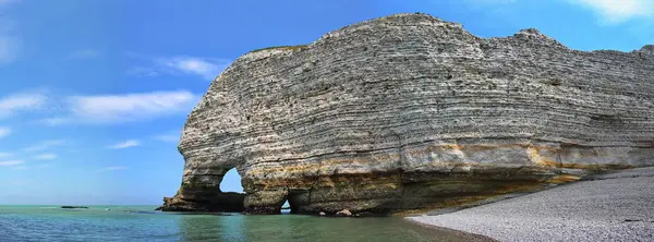 Etretat på Frankrikes kust med underbara landskap — Stockfoto