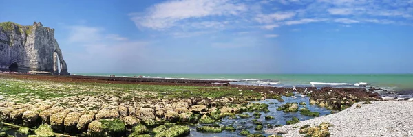 法国海岸上有着美丽风景的埃特雷塔 — 图库照片