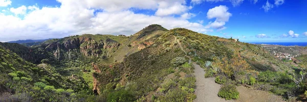 El cráter Bandama es un volcán extinto en la Gran Canaria. — Foto de Stock